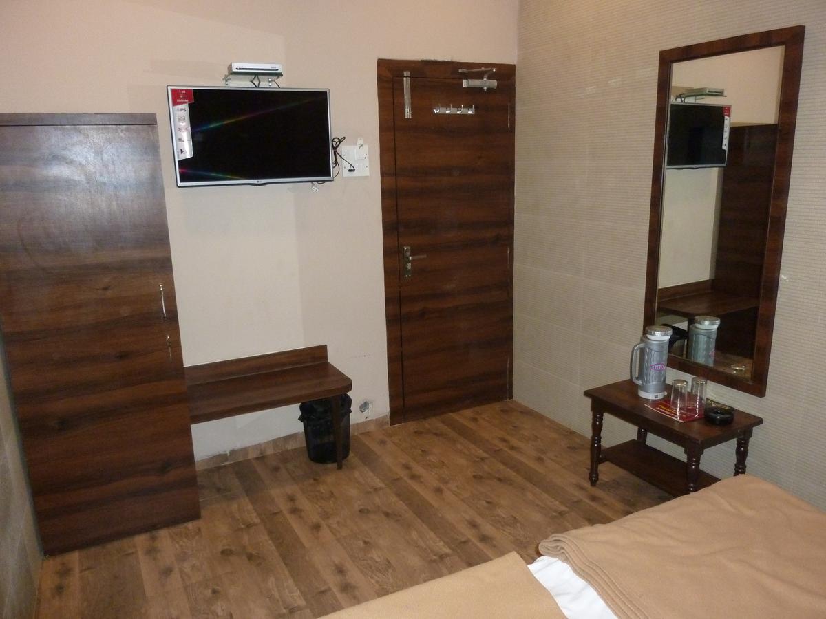 Hotel Regal Palace Bombaim Exterior foto