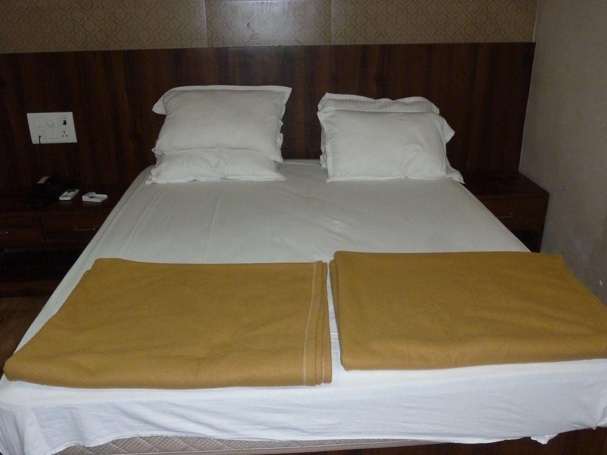 Hotel Regal Palace Bombaim Exterior foto